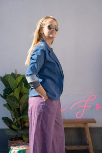Americana tejana azul para mujer, corte casual con solapas clásicas, estilo urbano de AnnFou