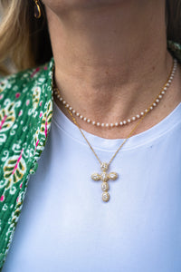 Collar corto de cristal blanco con cuentas pequeñas facetadas, estilo delicado y luminoso de AnnFou