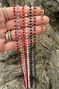 Collares de cristal en varios colores con cuentas pequeñas, diseño artesanal y elegante de AnnFou