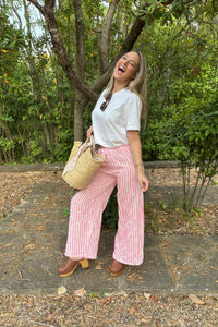 Pantalón ancho de rayas rosa neón, modelo Margarita de estilo veraniego, ideal para looks frescos AnnFou